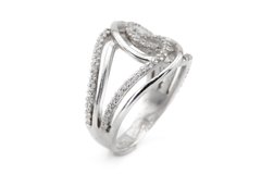 Серебрное кольцо с фианитами СК11094, 16,5 размер, уточнюйте