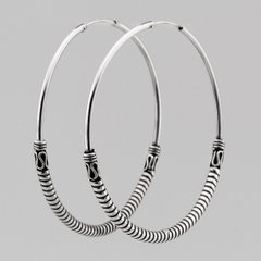 Фото Срібні сережки-кільця з чорнінням (діаметр 5 см)