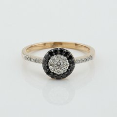 Фото Золотое кольцо с черными и белыми бриллиантами PSR44626GL