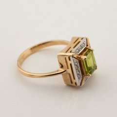Золотое кольцо с хризолитом и фианитами 11176chr, 19 размер, уточнюйте