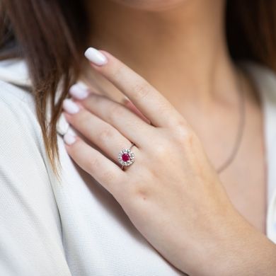 Фото Золотое кольцо с бриллиантами и рубином RA00457