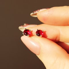 Серебряные серьги гвоздики "Mini Ruby", Рубин