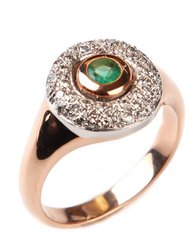 Фото Золотое кольцо с бриллиантами и изумрудом 11023
