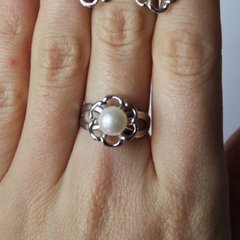 Фото Серебряное кольцо с жемчугом "Viola"