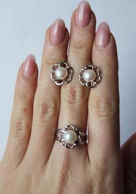 Фото Серебряное кольцо с жемчугом "Viola"