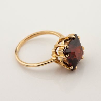 Золотое кольцо с гранатом 11324gr, 18,5 размер, уточнюйте