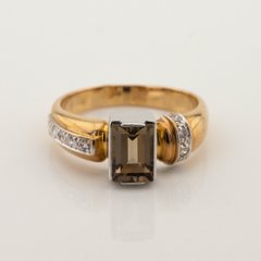 Фото Золотое кольцо с дымчатым кварцем и фианитами 11121sq