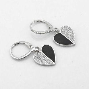 Серебряные серьги с ониксом и фианитами c121624