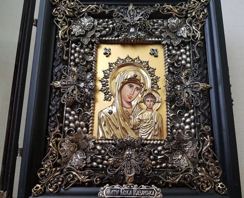 Фото Ікона Казанська Божа Матір в кіоті з дерева з сухозлітним золотом