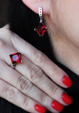 Фото Серебряное кольцо "Karmelia Red"