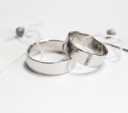 Фото Серебряное обручальное кольцо с фианитами 5601ж